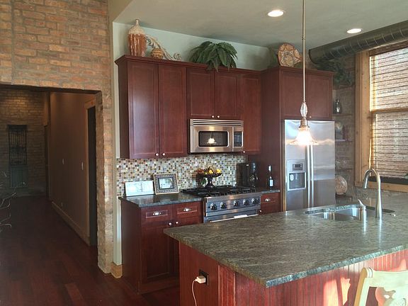 2nd image of 3133 N Lakewood Ave APT 2A