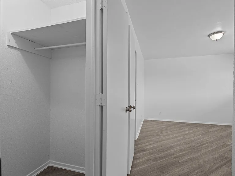 320 E 4th St #106 — Photo 15