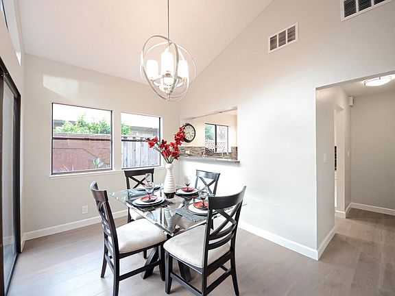 3rd image of 472 N Winchester Blvd APT 6