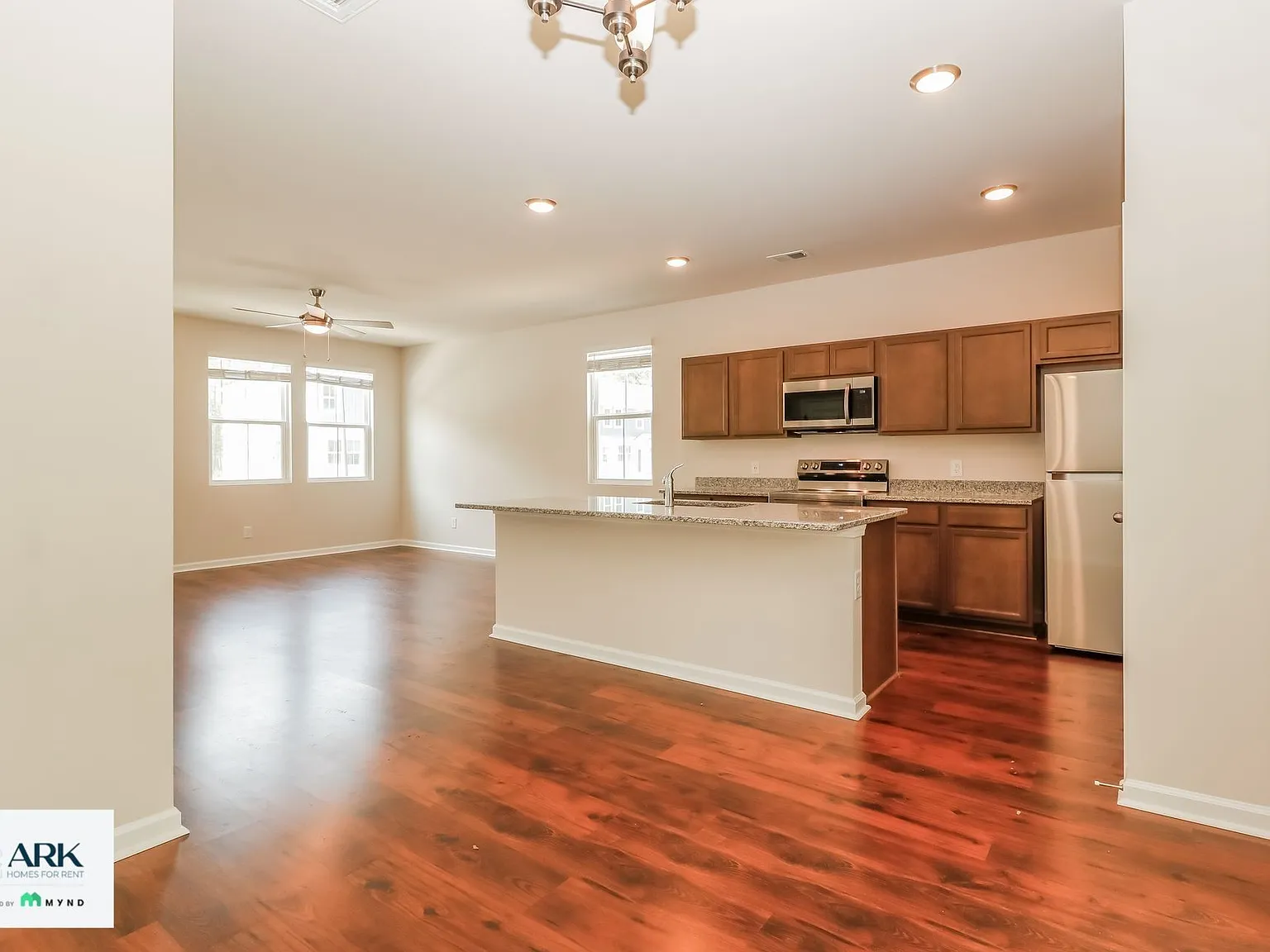 3 bed, 2.5 bath, 1315 sqft, $1,849 — Photo 3