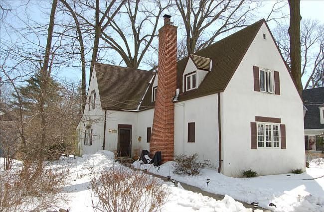 Charming Tudor in Pelham Manor