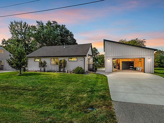 2nd image of 1732 Island Ct