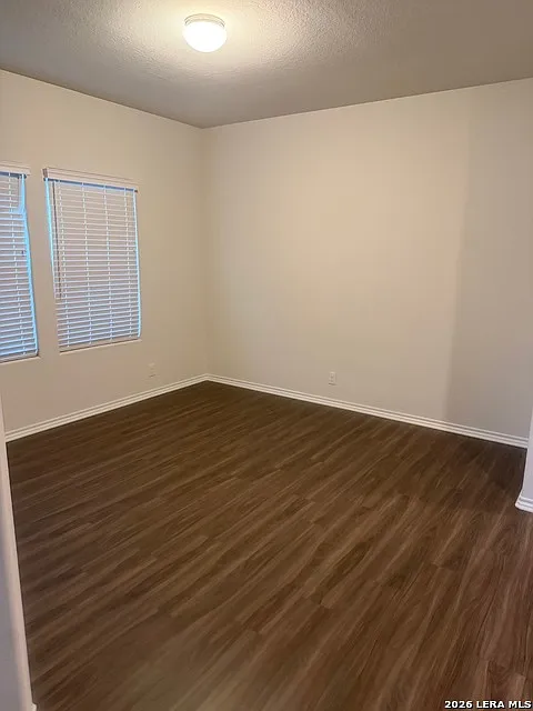 3 bed, 2.0 bath, 2165 sqft, $2,000 — Photo 4
