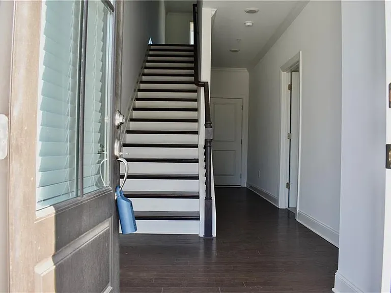 655 Beacon Dr — Photo 17