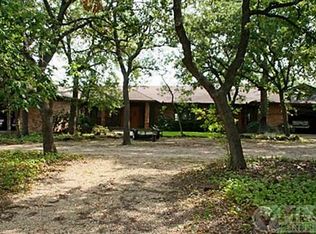 1903 Lake Forest Rd, Grapevine, TX 76051