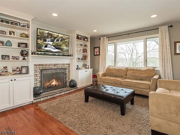 4th image of 31 Dogwood Dr