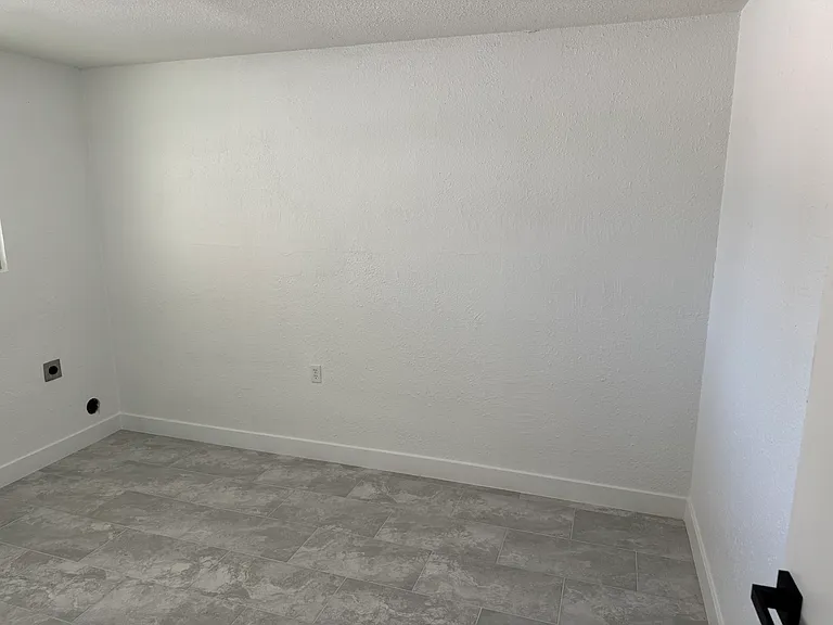 4553 N 82nd Ln — Photo 10