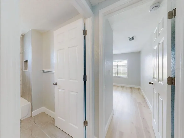 1103 Washington St — Photo 23