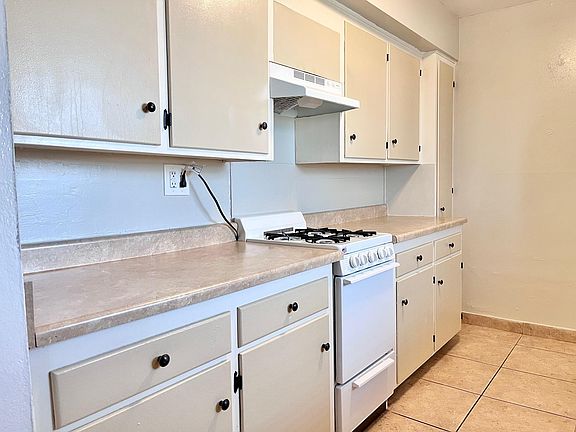 4th image of 333 W Medlock Dr #2
