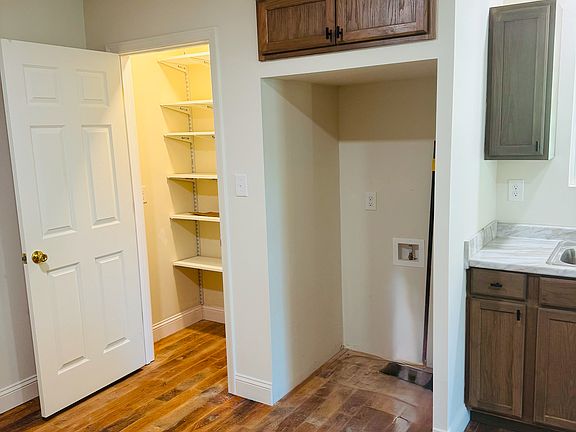 2nd image of 404 Lupo Dr