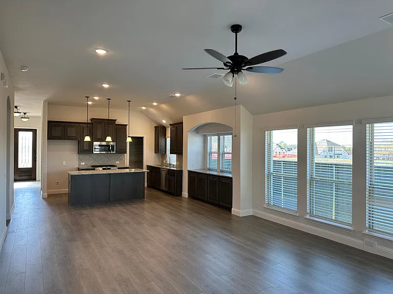 805 Twisted Leaf Ln — Photo 2