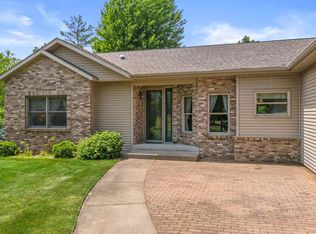 1360 Sawgrass Dr, Nekoosa, WI 54457