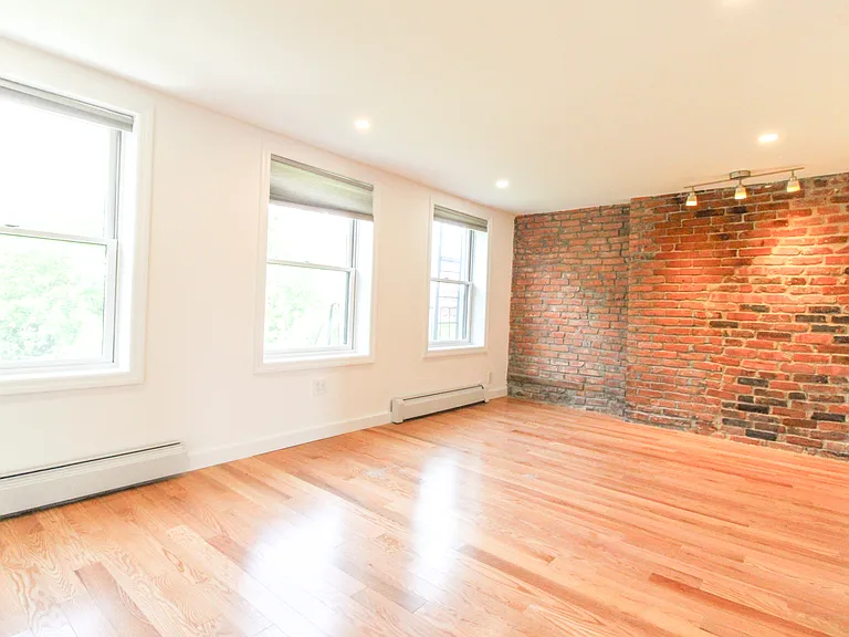 137 Huntington St #4 — Photo 5
