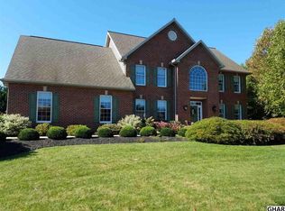 101 Ellesmere Ln, Mechanicsburg, PA 17055