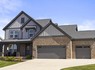 230 Pickerington Ponds Dr, Pickerington, OH 43147
