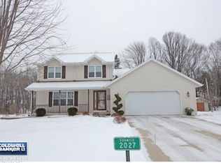 2027 Meadow Heights Trl, Green Bay, WI 54313