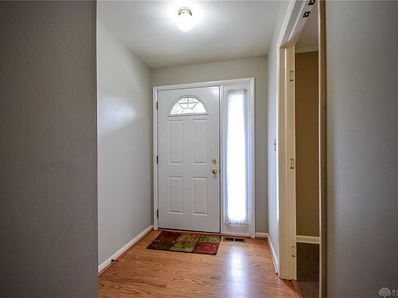 4th image of 311 S Village Dr