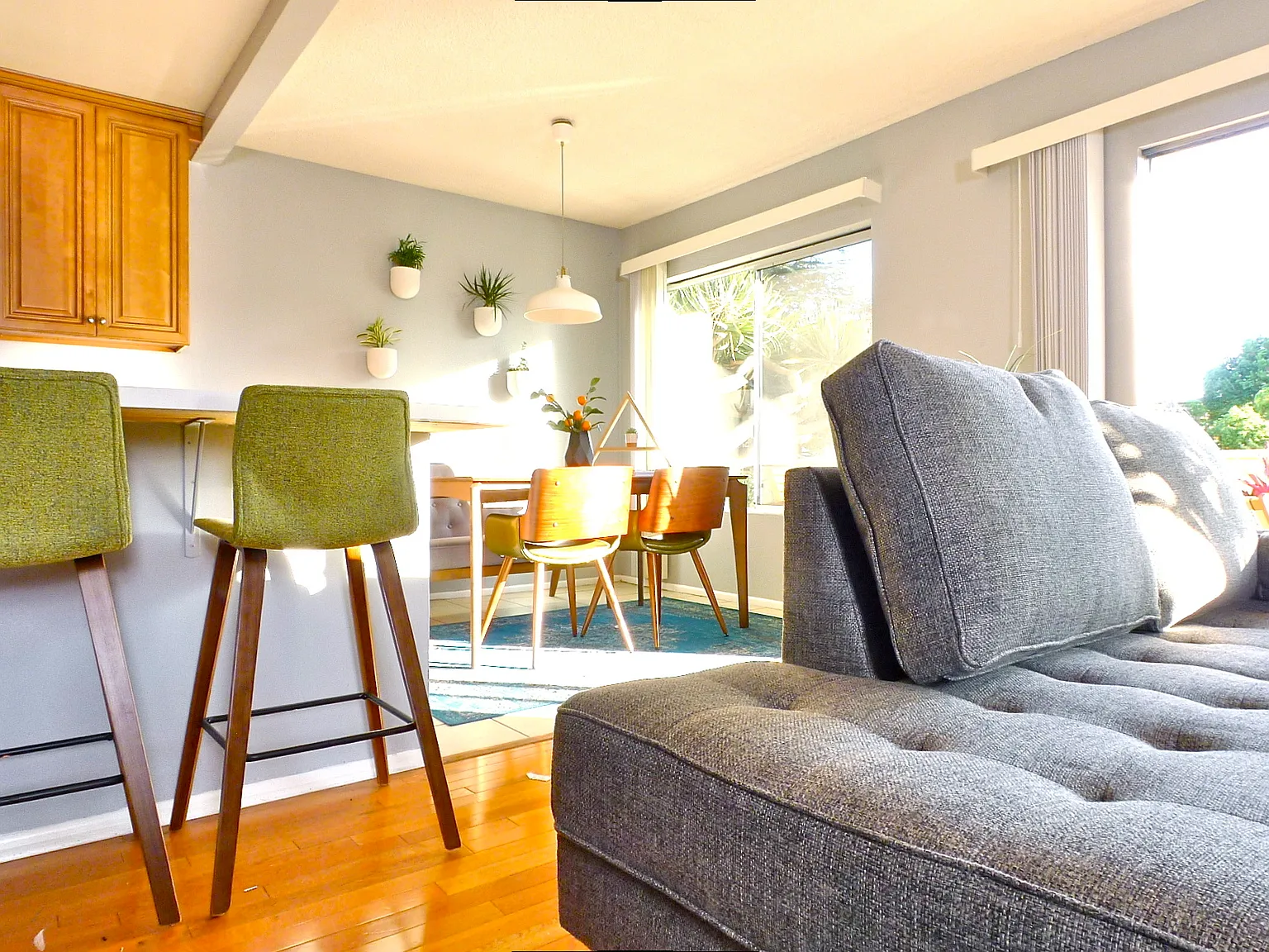 2 bed, 1.5 bath, 1040 sqft, $4,250 — Photo 4