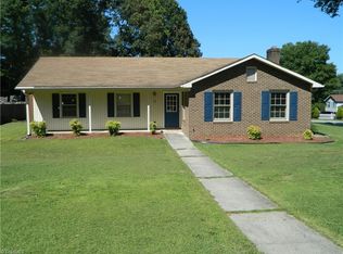 11 Beechcroft Ct, Greensboro, NC 27407