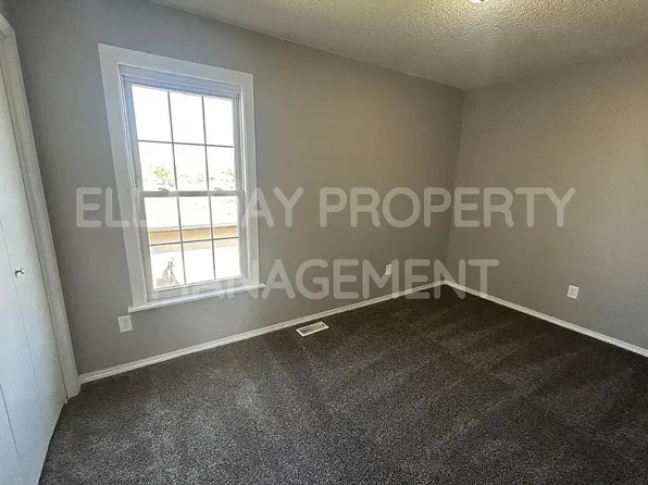 9118 E Funston St #103, Wichita, KS 67207