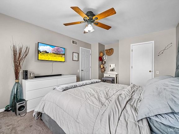 3rd image of 324 Bunker Hill Cir