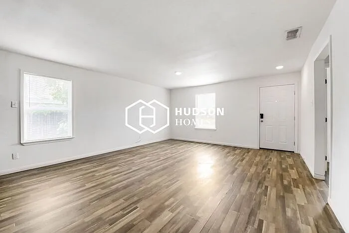 2946 Field St — Photo 3