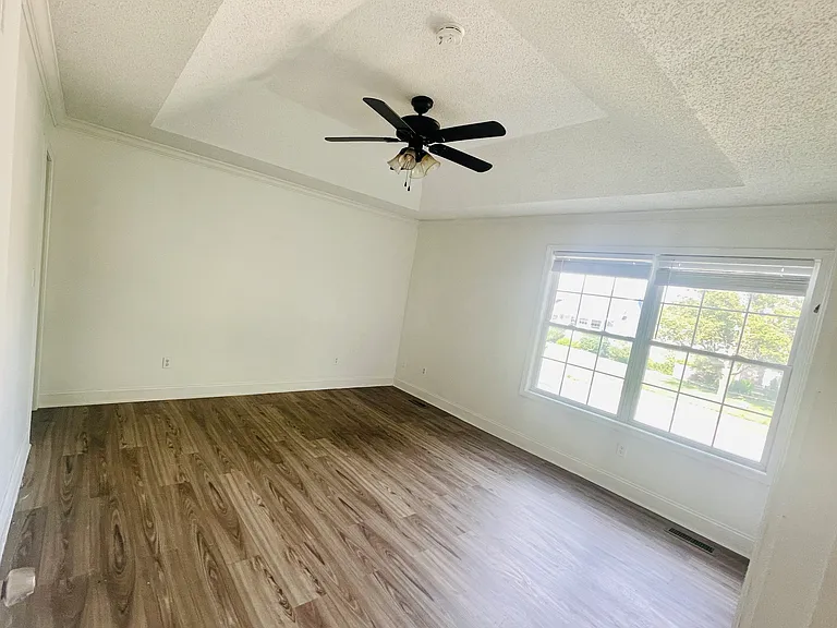 1704 NE Whitestone Dr — Photo 17