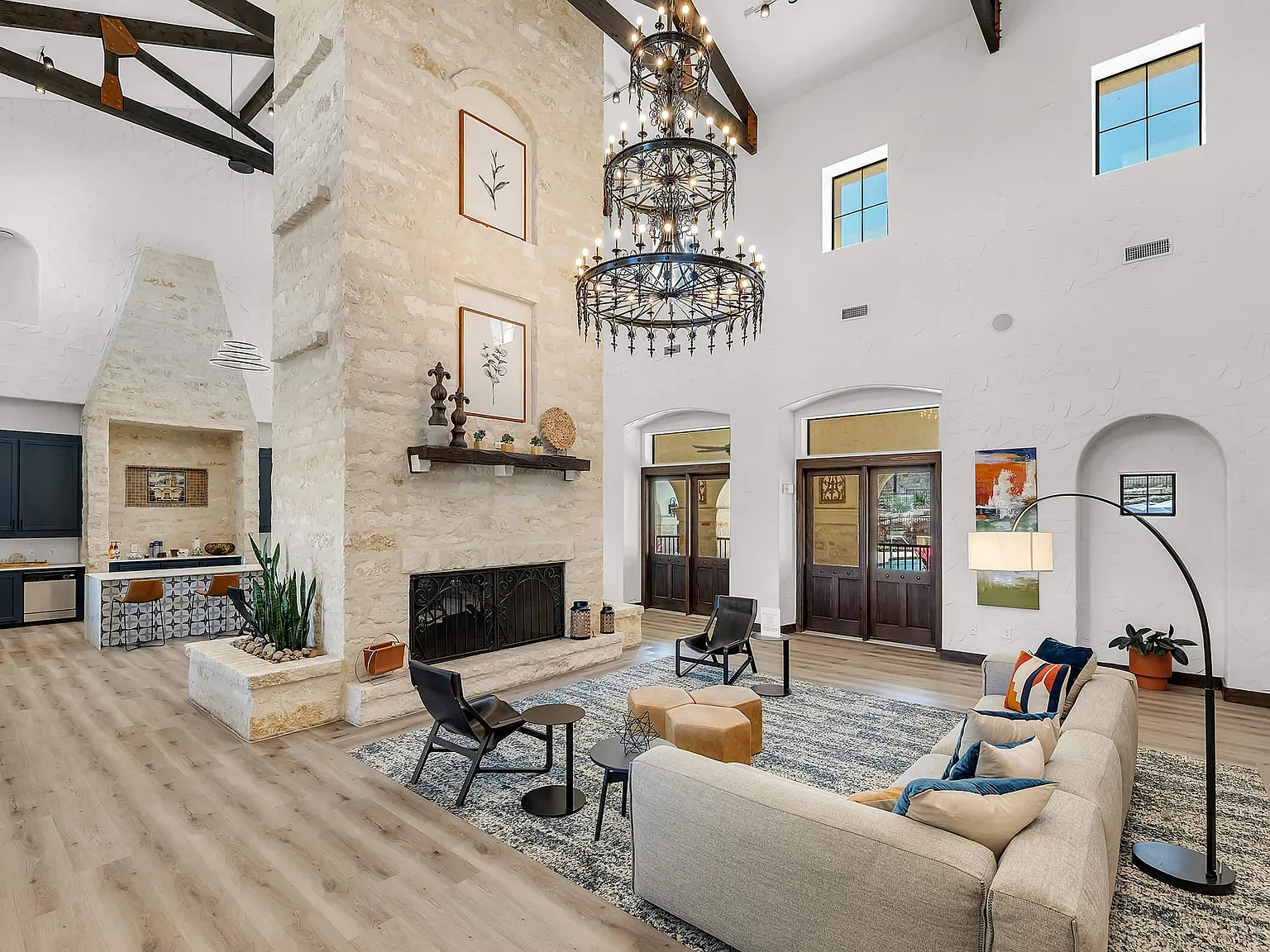 Mission Hills Apartments — Photo 2