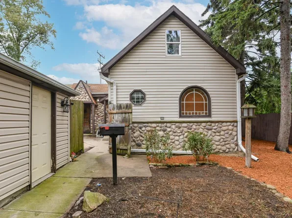 815 South 98th STREET, West Allis, WI 53214