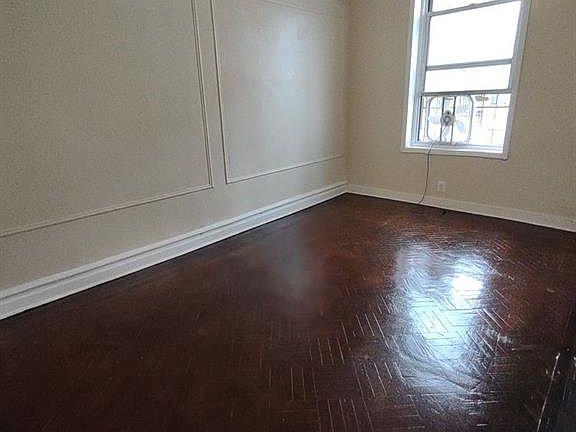 2nd image of 1017 Winthrop St