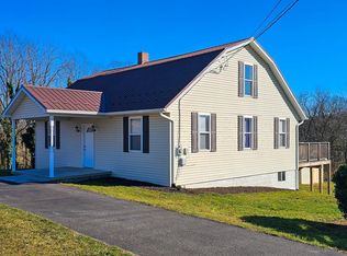 3742 Hill Rd, Greencastle, PA 17225
