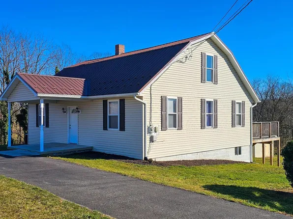 3742 Hill Rd, Greencastle, PA 17225