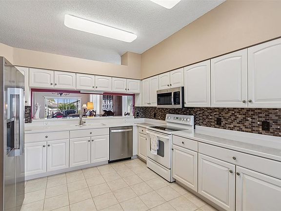 4th image of 18109 TIVERTON COURT