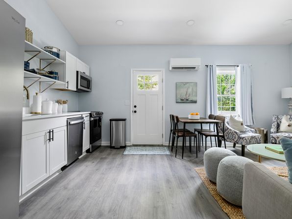 charleston-south-carolina-2057762737 picture