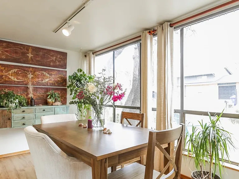31 Highland St — Photo 3