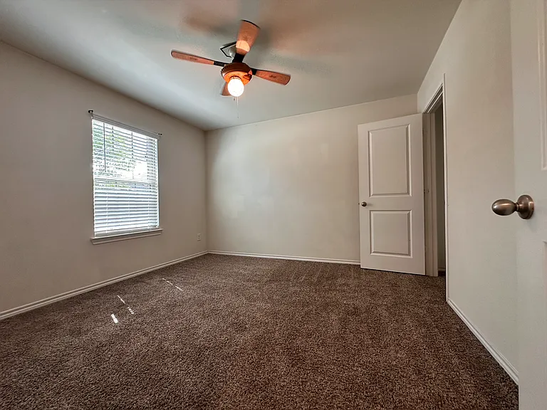804 Meadow Wood Ln — Photo 15