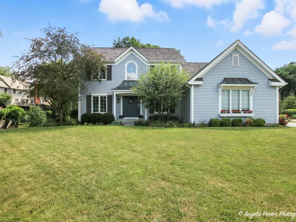 2598 Dover Ct, Lindenhurst, IL 60046