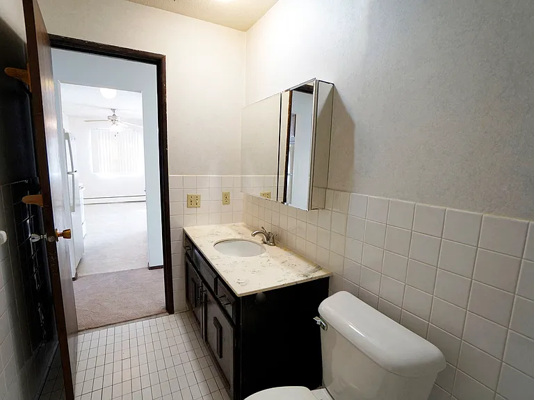 Victoria Flats Roseville — Photo 16