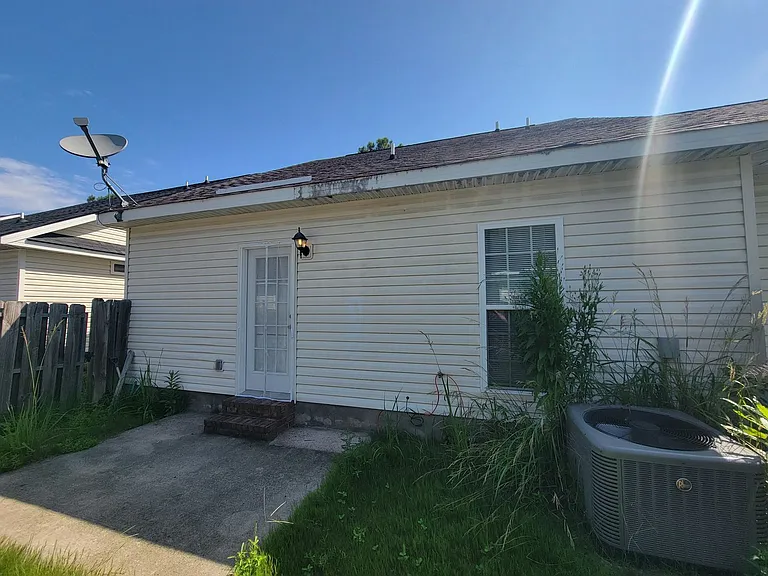 211 Brook Ct — Photo 19