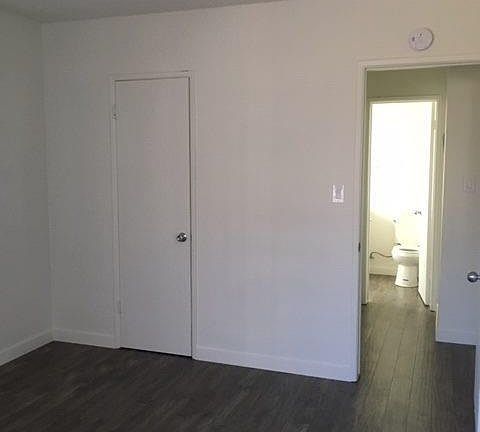 5th image of 11517 Obert Ave APT 9