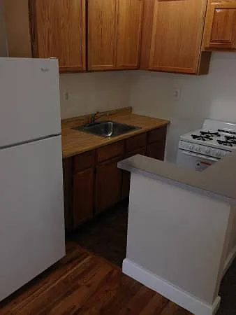 1 bed, 1.0 bath, $1,350 — Photo 4