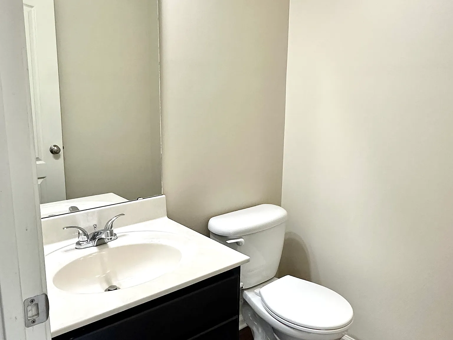 793 Hogart St. — Photo 3
