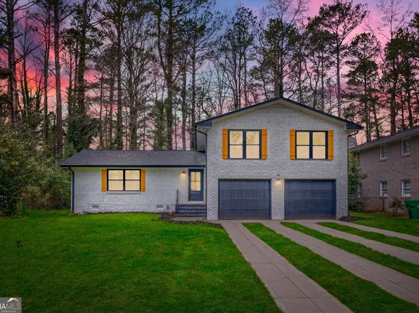 3045 Weslock Cir, Decatur, GA 30034