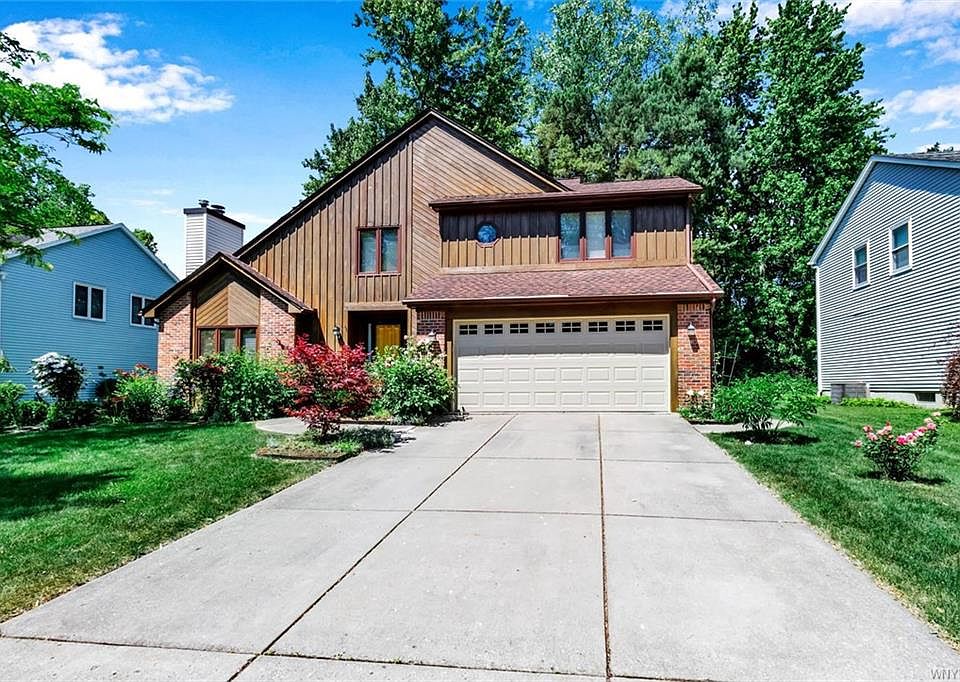 1st image of 34 Silver Thorne Dr
