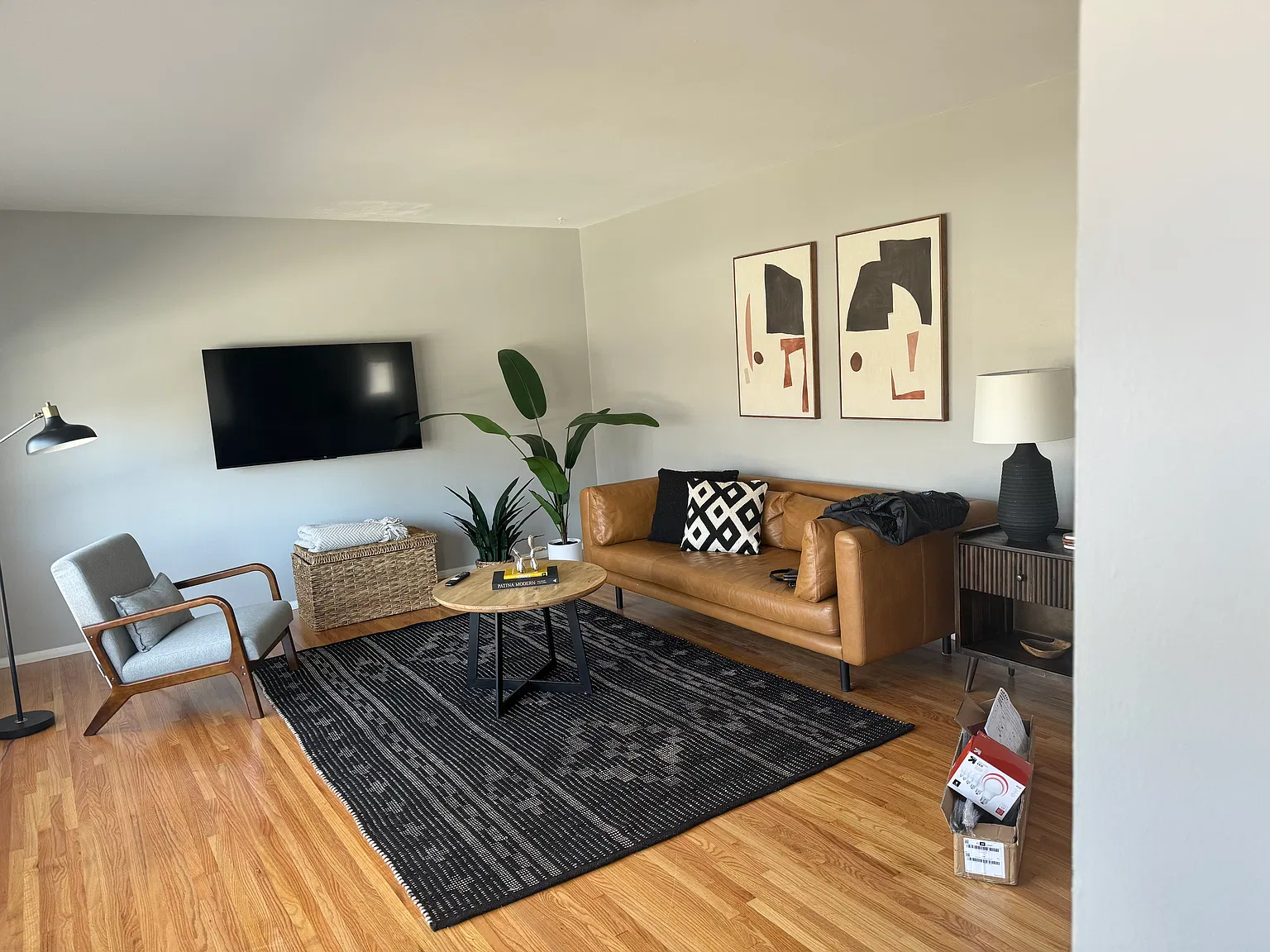 3 bed, 1812 sqft, $3,295 — Photo 3
