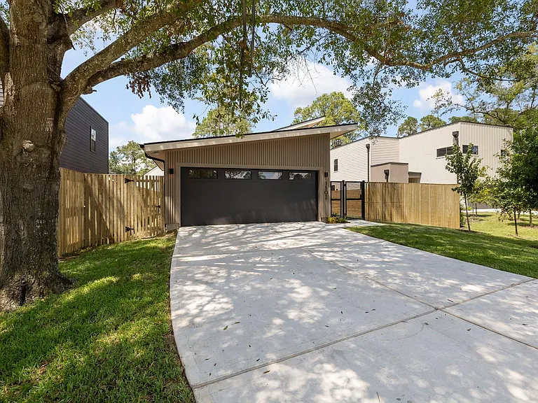1502 Primrose St — Photo 2