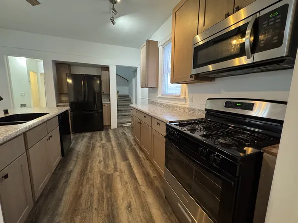 122 North St, Sun Prairie, WI 53590