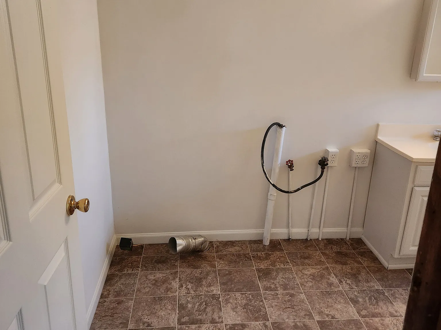 3 bed, $1,400 — Photo 4