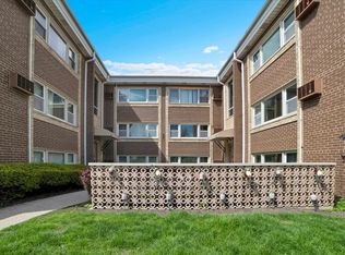 2257 Des Plaines Ave #1NE, Riverside, IL 60546