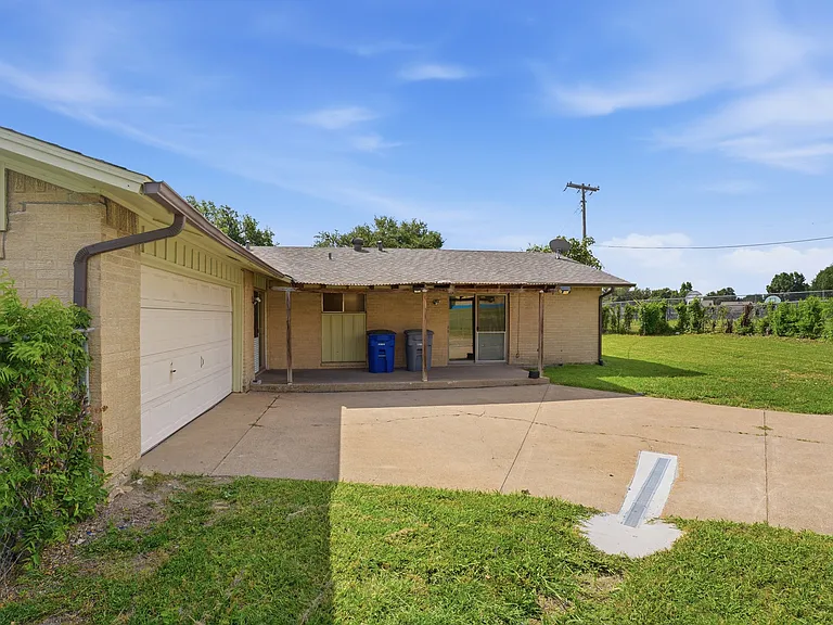 14046 Rolling Hills Ln — Photo 28
